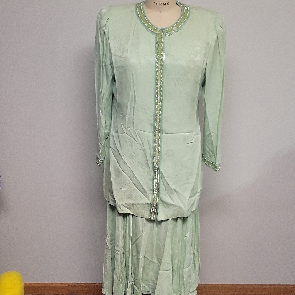 Carolyn Barton Vintage Elegant Mint Green Skirt Set, Silk.